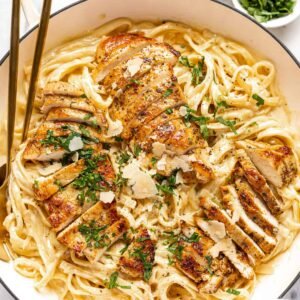 Chicken Alfredo pasta